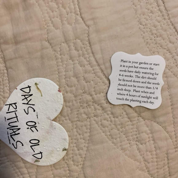 Amethyst Spiritual Survival Kit - Varied Giftbox - Picture 3 of 3